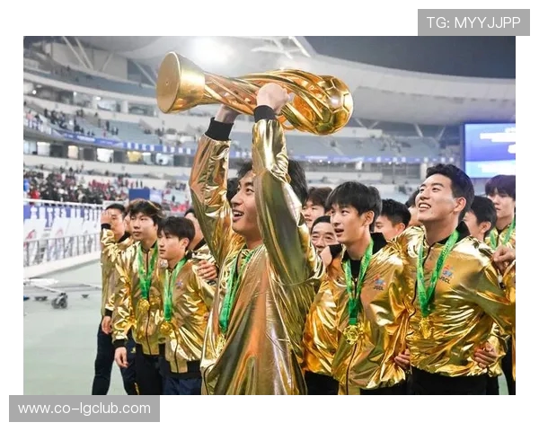 凯文领衔攻守兼备的足球队奋勇前行 力争顶级联赛冠军